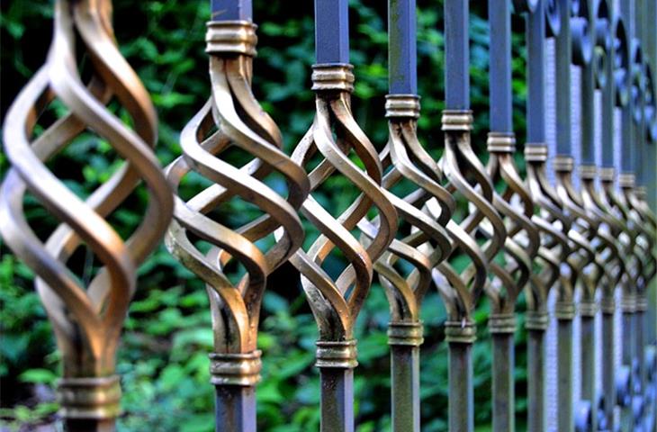 The Essential Guide to Wood Fence Gate Hinges