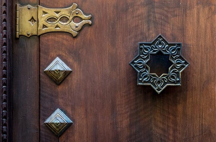 Vintage Door Hinges: A Stylish Addition to Your Home