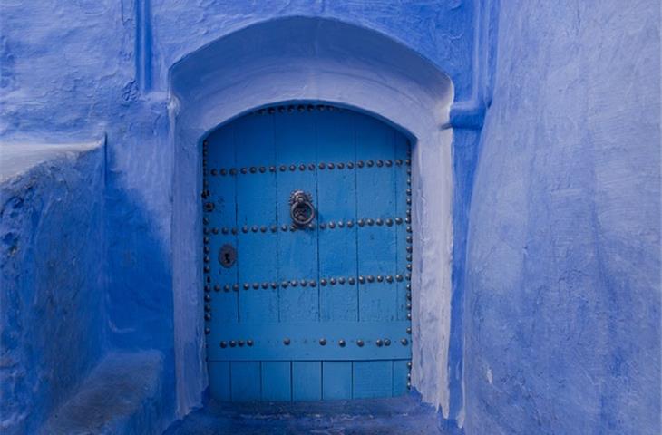 The Secret Elegance of Sugatsune Hinges Hidden Door