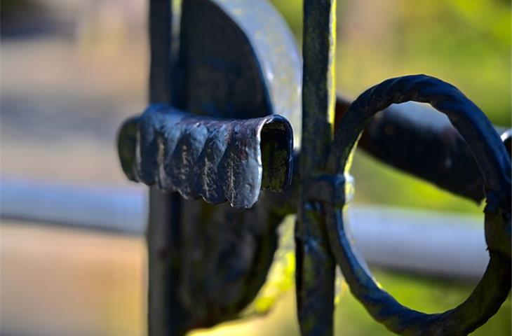 hinged handles