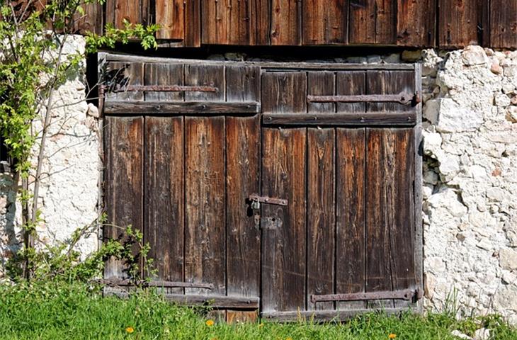 hinged door screen