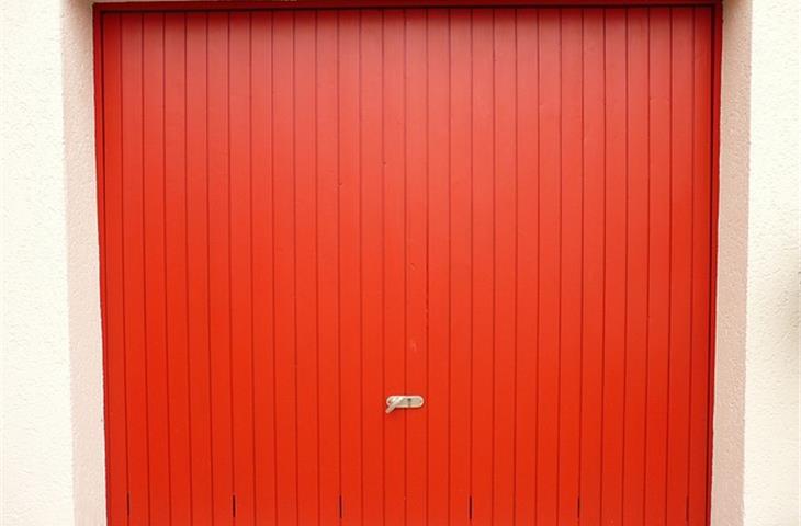 garage doors with decorative hinges